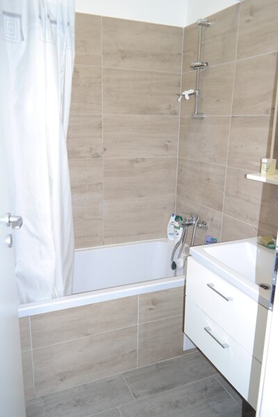 The Grand Kristal, Metalurgiei, 10 min. metrou Leonida, an 2020.